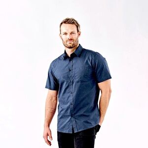 NWT!Men’s blue speckled button down shirt 💙❤️